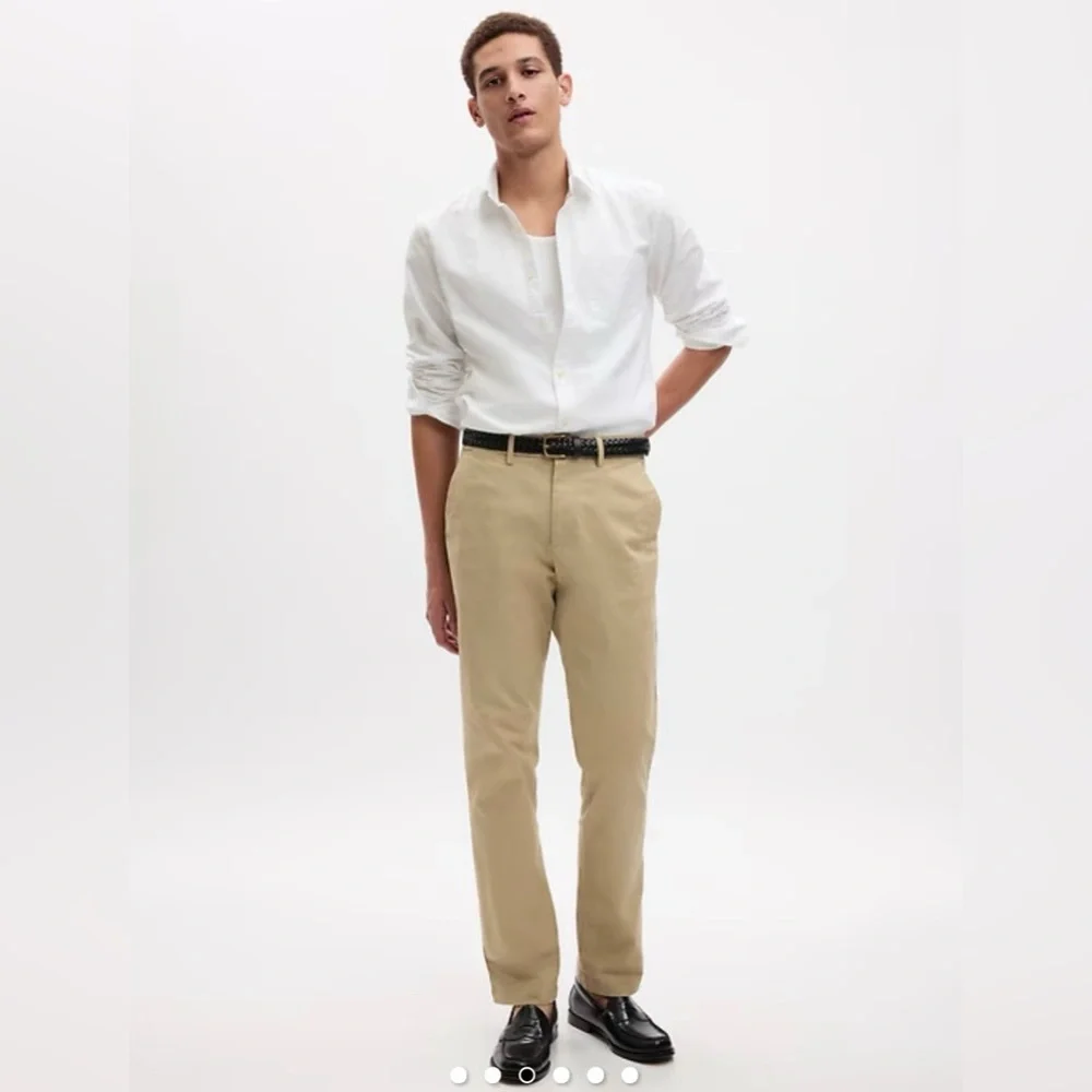 GAP Men’s Modern Straight Khakis, 32 X 30